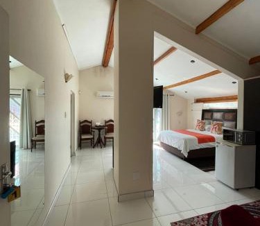 Ladysmith House | Zinzanathi Guest house
