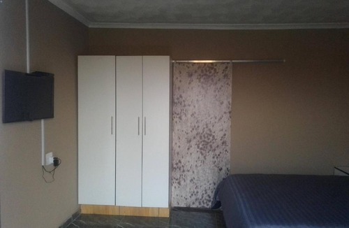 Mhlontlo Bed & Breakfast | Zizi's B&B
