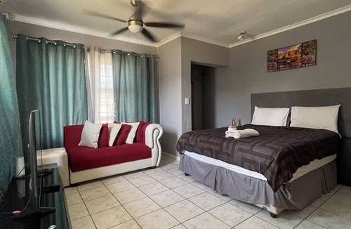 Parklands Bed & Breakfast | Zoe & Saint