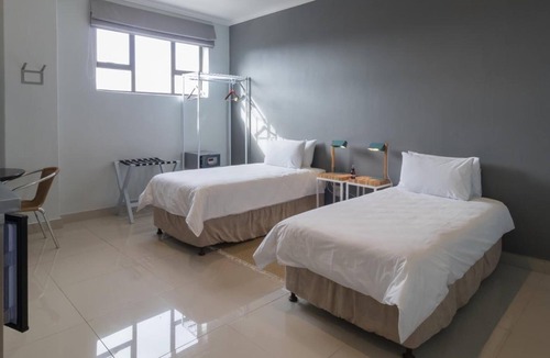 Hermanus City-Centre Hostel | Zzzone Boutique Hostel