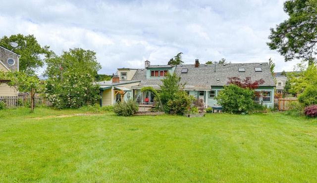 < 1/2 Mi to OSU: Studio in Corvallis Near Parks in Corvallis