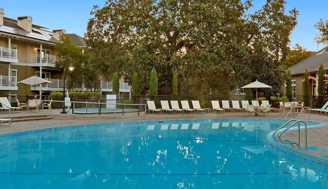 2-bedroom condo in welcoming Worldmark Windsor with cool AC, and gym access