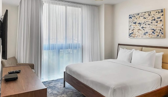 2 Elegant 3 Bedroom City View Condo with Spacious Layout Premium Comfort Feature in Doral