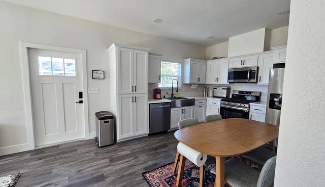 2024 Custom Home: 2 bed, 2 bath Pop Art Hidden Cottage with EV Charging in Orangevale