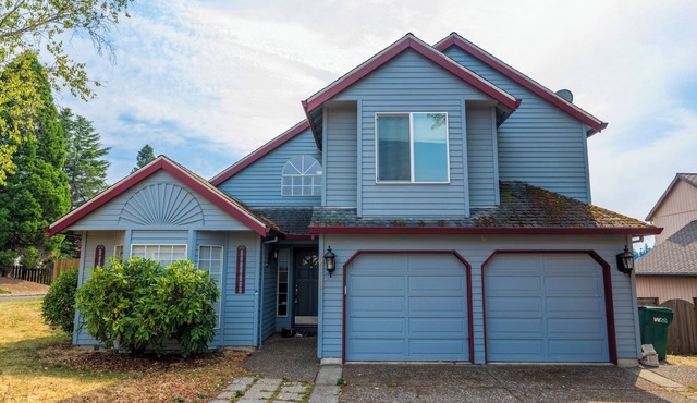 30%Monthly Discount 3B/2.5BA House with Large Backyard in Clackamas in Clackamas County