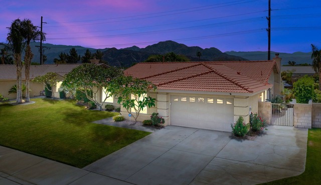 4 bd/3Bath in La Quinta, CA w/pool! in La Quinta