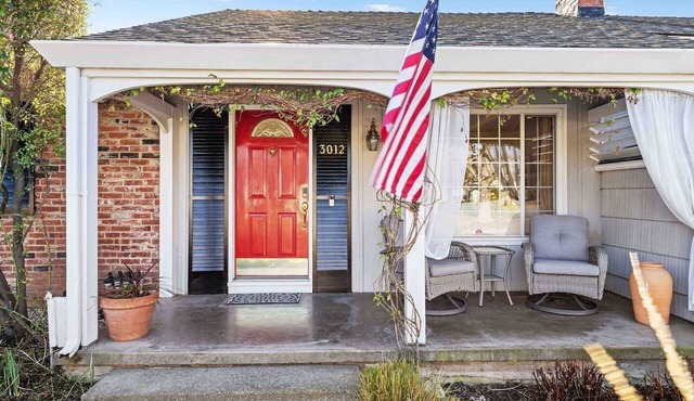 4BR Cottage Relaxed Outdoor Living Near Expo
