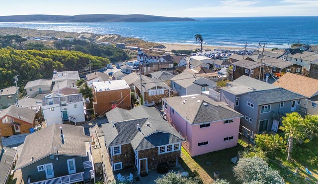 7-Min Walk to Dillon Beach! Sun, Sand, & Fun~Game Room! Pup~Sea Breeze