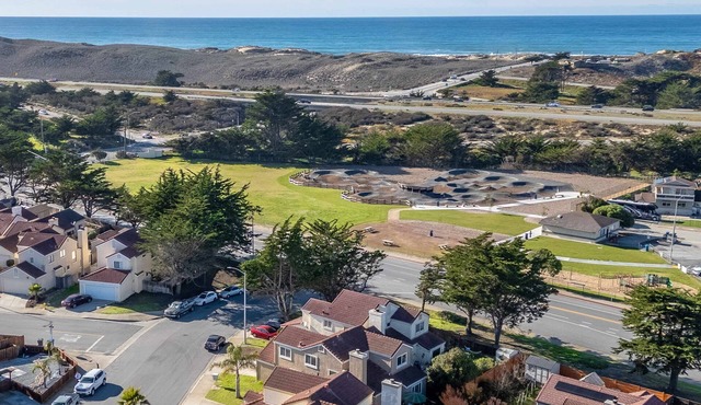 8-Guest Marina Beach Home Near Monterey Bay