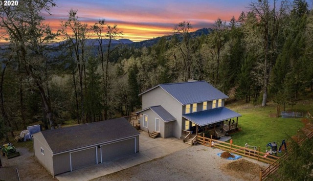 A comfortable and peaceful retreat nestled in the foothills of the coast range. in McMinnville