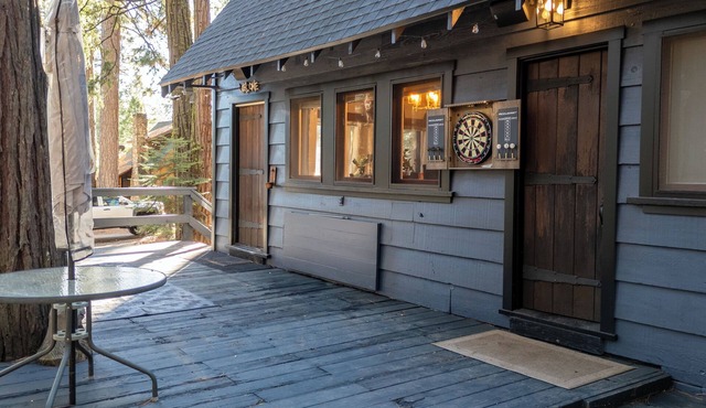 A Cozy Retreat, Pet friendly with EV charger. Family Getaway. in Long Barn