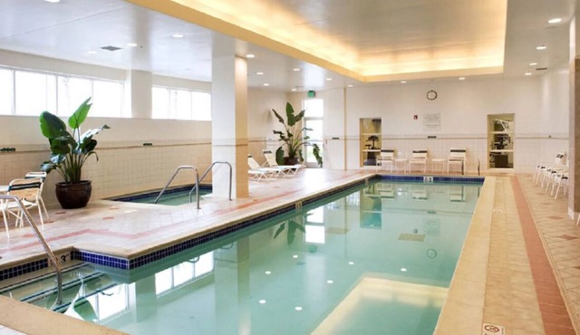 Always a Great Idea To Unwind! w/Pool, Pet-Friendly, Near Haas Pavilion!