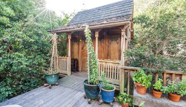 Antique Indonesian Teakwood Cottage for a Romantic Getaway in Petaluma, California