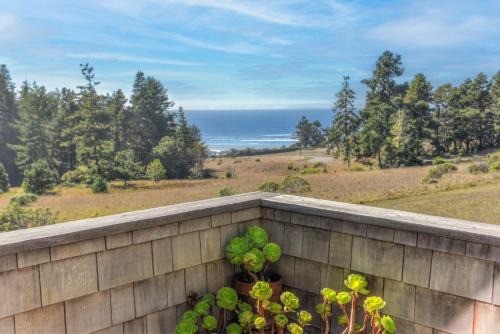 Architectural Treasure - Private Hot Tub