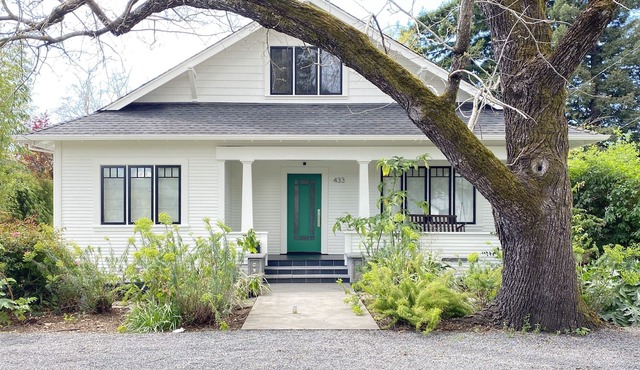 Artistic, Vintage Modern Home with Pool, Central Location