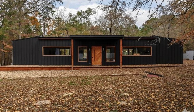 Backroad Rustic Retreat in Winona