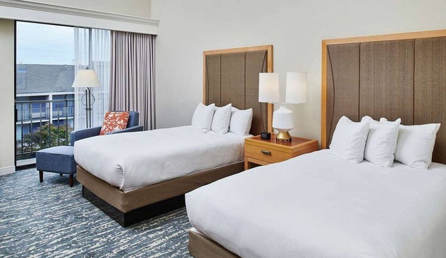 Bayfront Stay Near Berkeley Marina + Dining & Pool