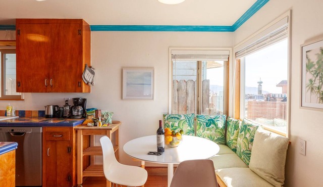 Beachfront Ocean Views 20 mins to SF! (Neptune 1)