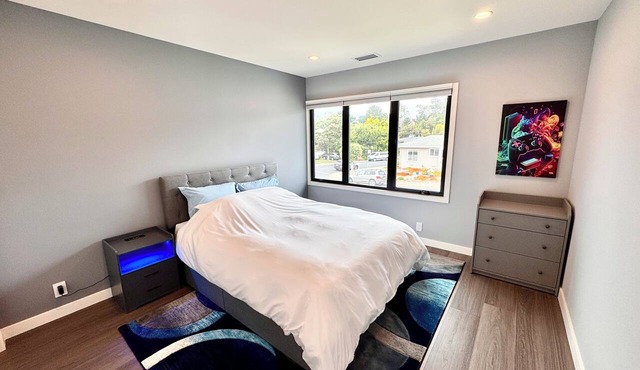 Beautiful 3-bedroom house with AC in charming Daly City