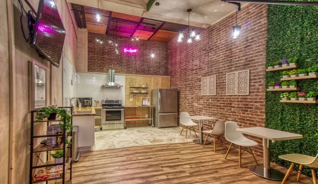Beautiful Private Room - Full Amenities - Boutique Property in Downtown SF
