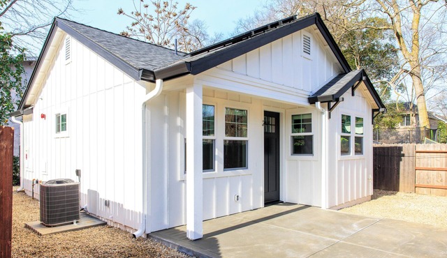 Boutique Chico Stay Near CSU & Enloe, Walkable to Downtown Chico