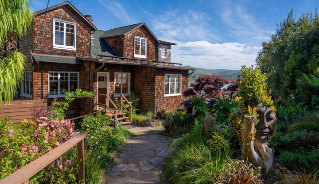 Breathtaking Vista Romantic Home