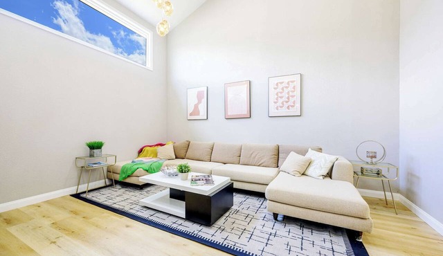 Bright Modern 3BR Home |3 Baths, BBQ, Parking in Fremont