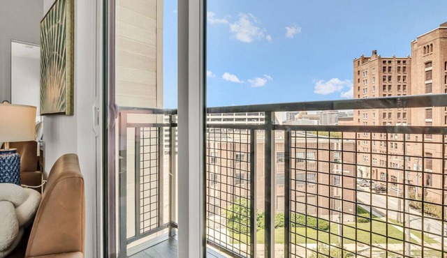 Calm & Serene 2BR | Cleveland Clinic in Cleveland