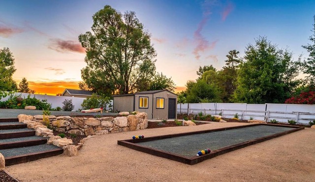 Casteel - 4,500 sq-ft retreat with a pool and hot tub in the middle of wine country! in Templeton