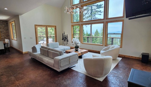 Cedar Rock Cabin: 3 bedroom in Mi-Wuk Village in Mi Wuk Village