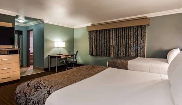 Celebrate your Super Bowl at Best Western University 4.7 miles to Levi's Stadium