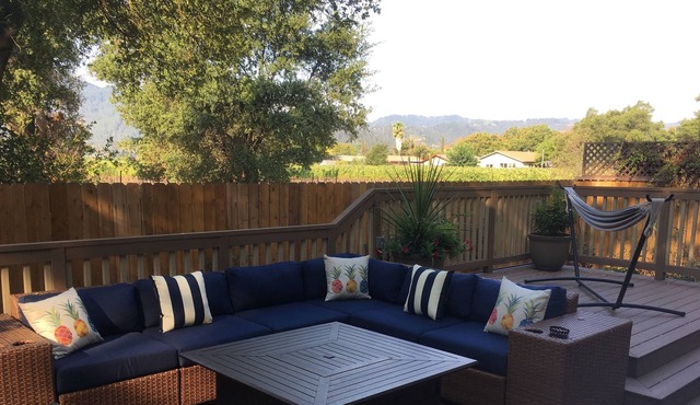 Centrally located St. Helena retreat - 10 minute walk to wineries and downtown!