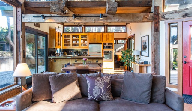 Chapman Point House - beauty, history and modernity all in one.