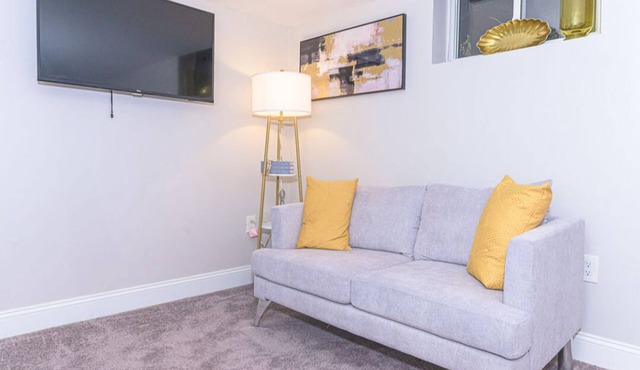 Charming 1-bedroom apartment with WiFi, AC in enchanting Cincinnati in Cincinnati