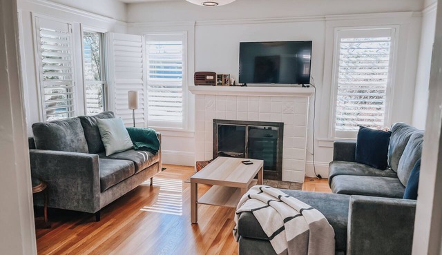 Charming 1-bedroom house walking distance to Piedmont Ave