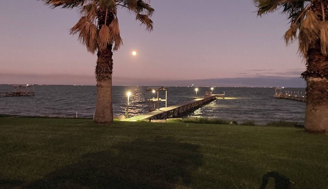 Charming 2-bedroom house with WiFi, AC in welcoming Port Lavaca in Port Lavaca