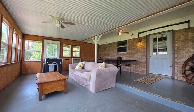 Charming 4-bedroom Country Home near Canton, TX in Edgewood