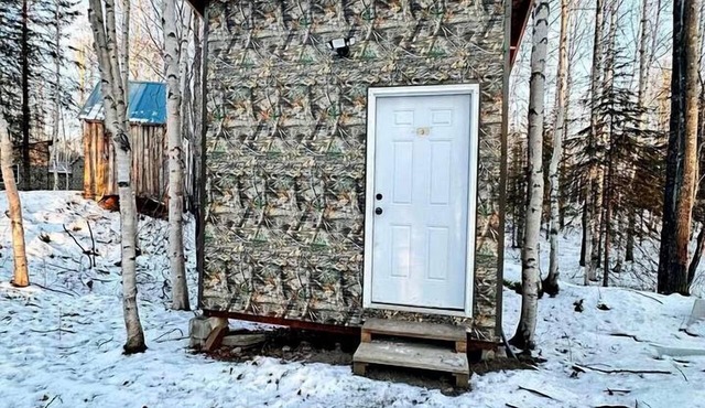 Charming Micro Cabin Stay with Dedicated Play Area and Quick Access to River in Houston, Alaska in Houston