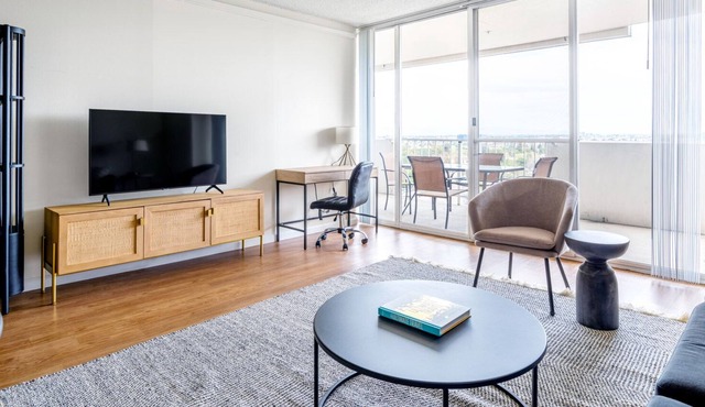 Chic San Mateo 1BR w/ W/D, Pool, Parking, walk to Caltrain, by Blueground