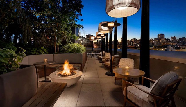 Close to Moscone Center + Rooftop Restaurant & Bar