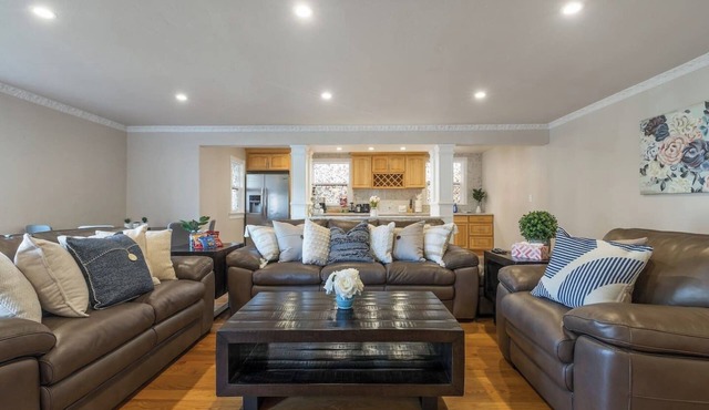 Coastal Mediterranean Charm Near Beach & Shopping