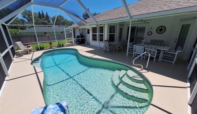 ☆☀︎❀Coastal Retreat! Heated Pool, Boat/RV Parking Double Lot, 3 miles to Beach! in Sebastian