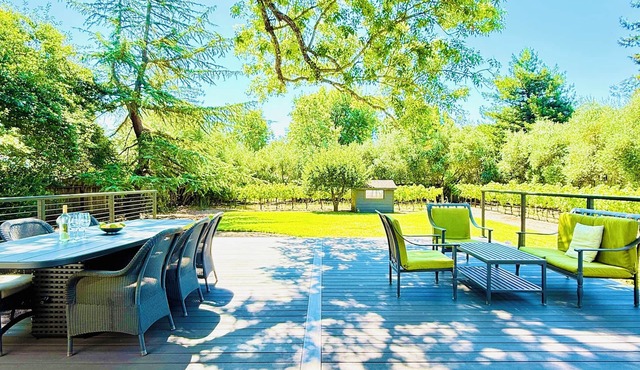 Contemporary Luxury in Wine Country - Walkable to 9 tasting rooms!