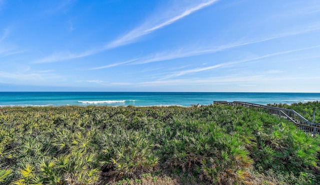 Corner Direct Oceanfront Condo Stunning Views S. Hutchinson Island in Stuart