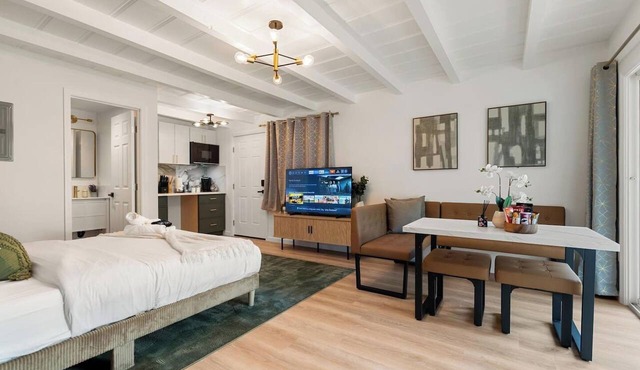 Cozy Modern Pacifica Studio near SFO Monthly Stays