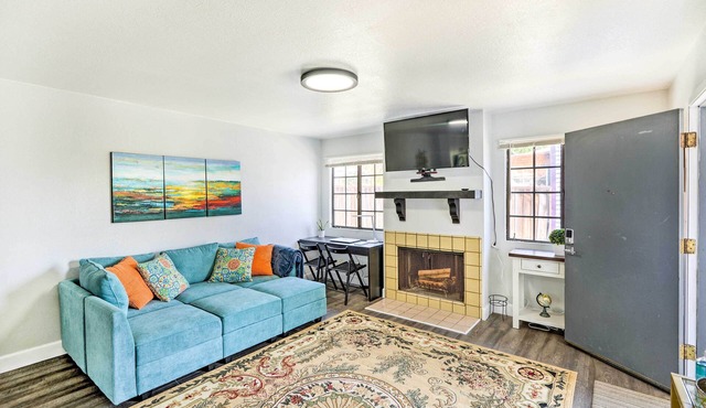 Cozy Monterey Apartment - Walk to Wharf & Dtwn! in Monterey