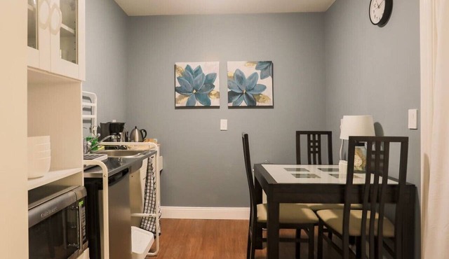 Cozy Pac Hts studio 2 min walk to Lafayette Park