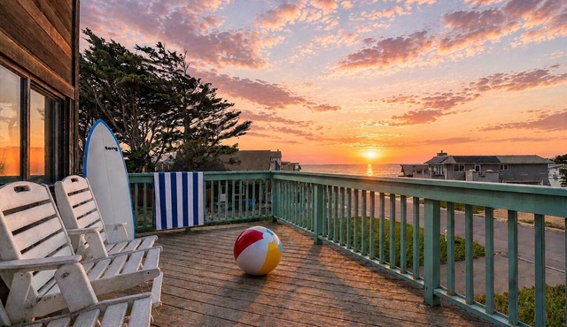 Dillon Beach~5 Star~Playcation! Walk to Beach~Hot Tub~Game Room~Knot A Care!