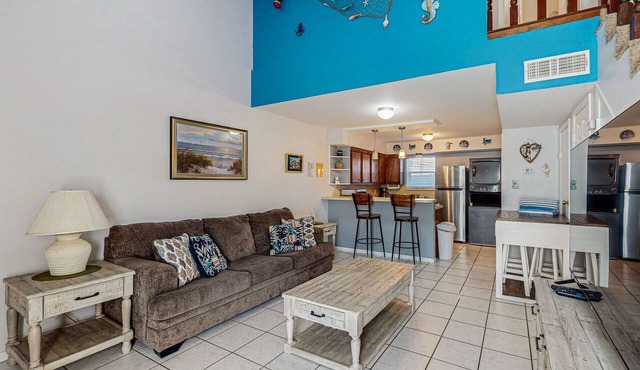 Dog-friendly condo with WiFi - minutes from beach in Corpus Christi