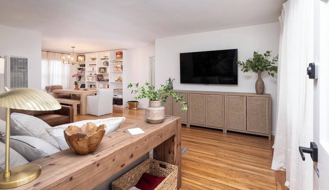 Downtown Menlo Park · 2BR + Workspace · Stanford